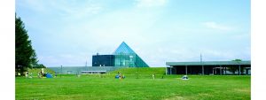 Glass_Pyramid_Sapporo_Moerenuma_Park